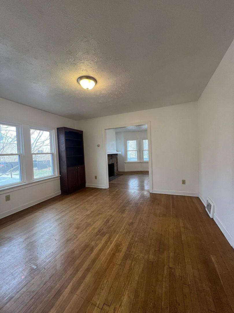 Apartment for rent at 14221 Glenside Rd, Cleveland, OH 44110