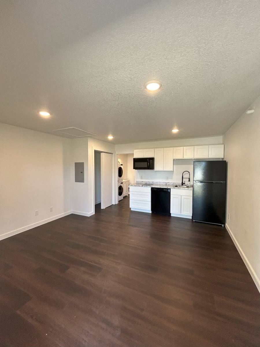 Apartment for rent at 114 Carter St SW, Mitchellville, IA 50169