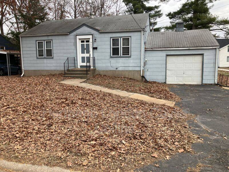 House for rent at 360 S Harvey Ave, Saint Louis, MO 63135