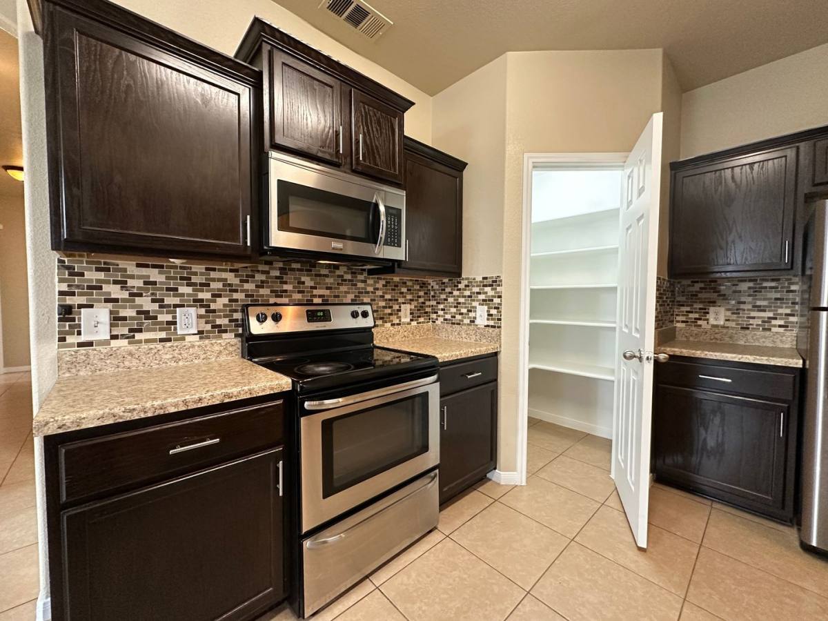 Townhouse for rent at 1306 Cavalry Lane, Killeen, TX 76549