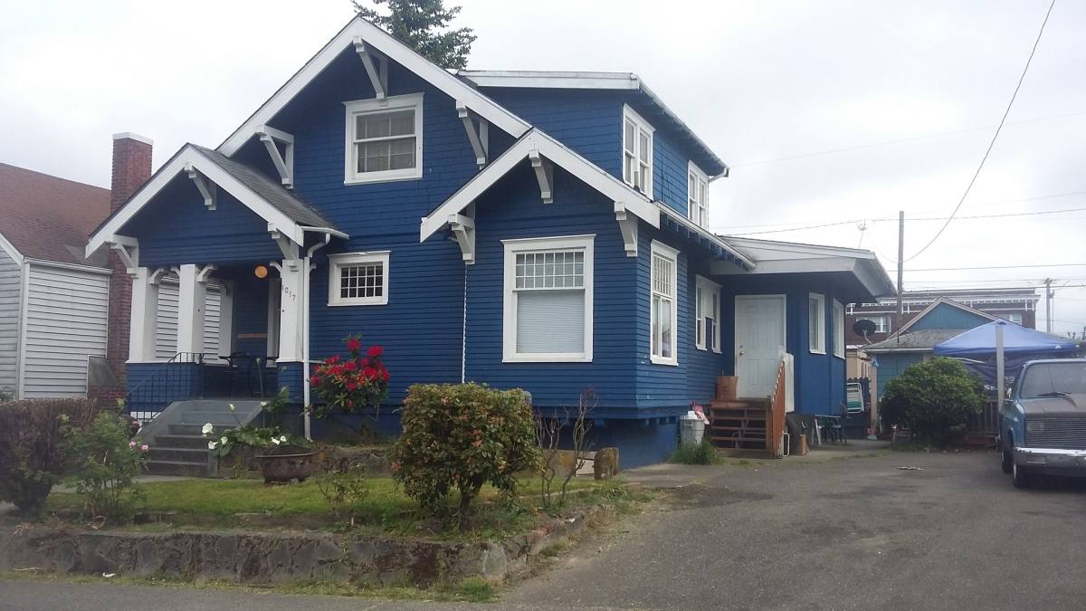House for rent at 1017 4th St, Bremerton, WA 98337