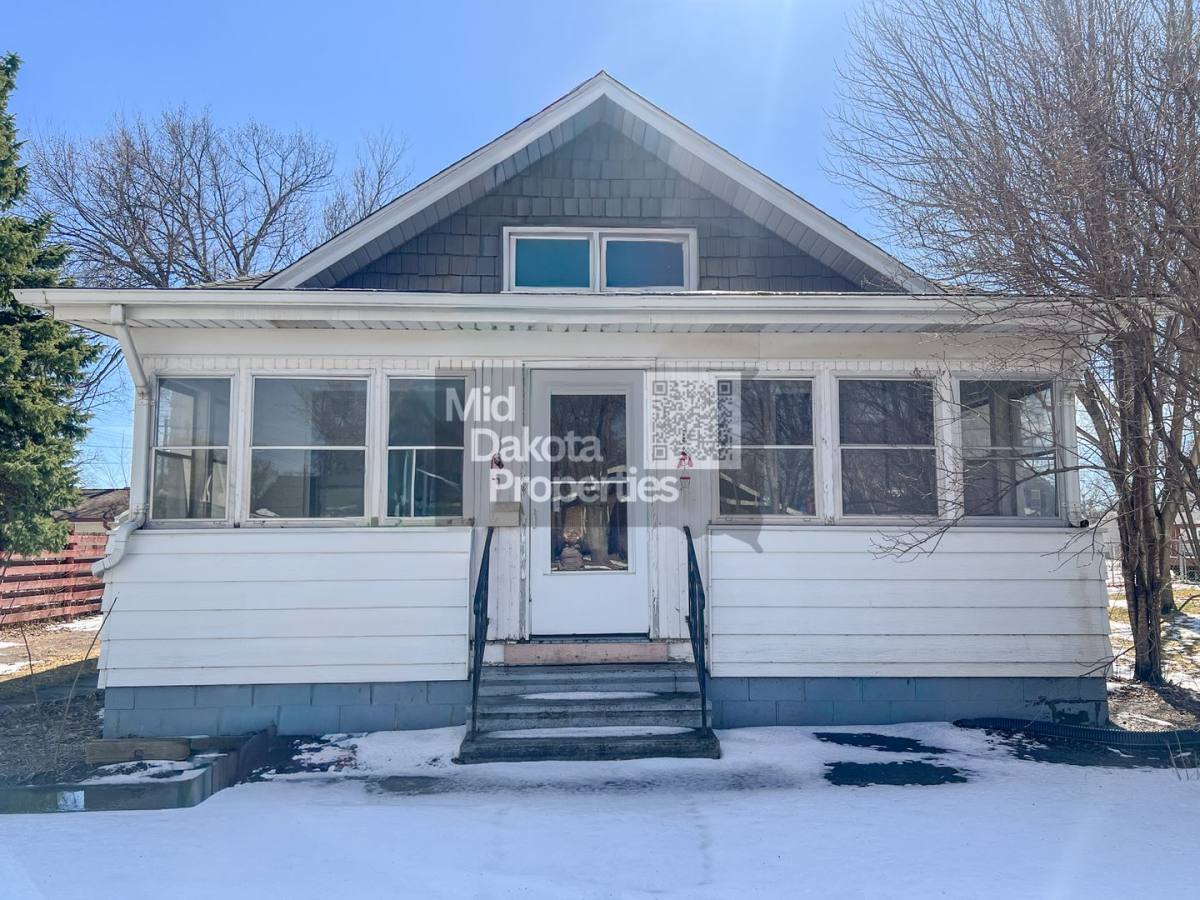 House for rent at 933 E 5th, Mitchell, SD 57301