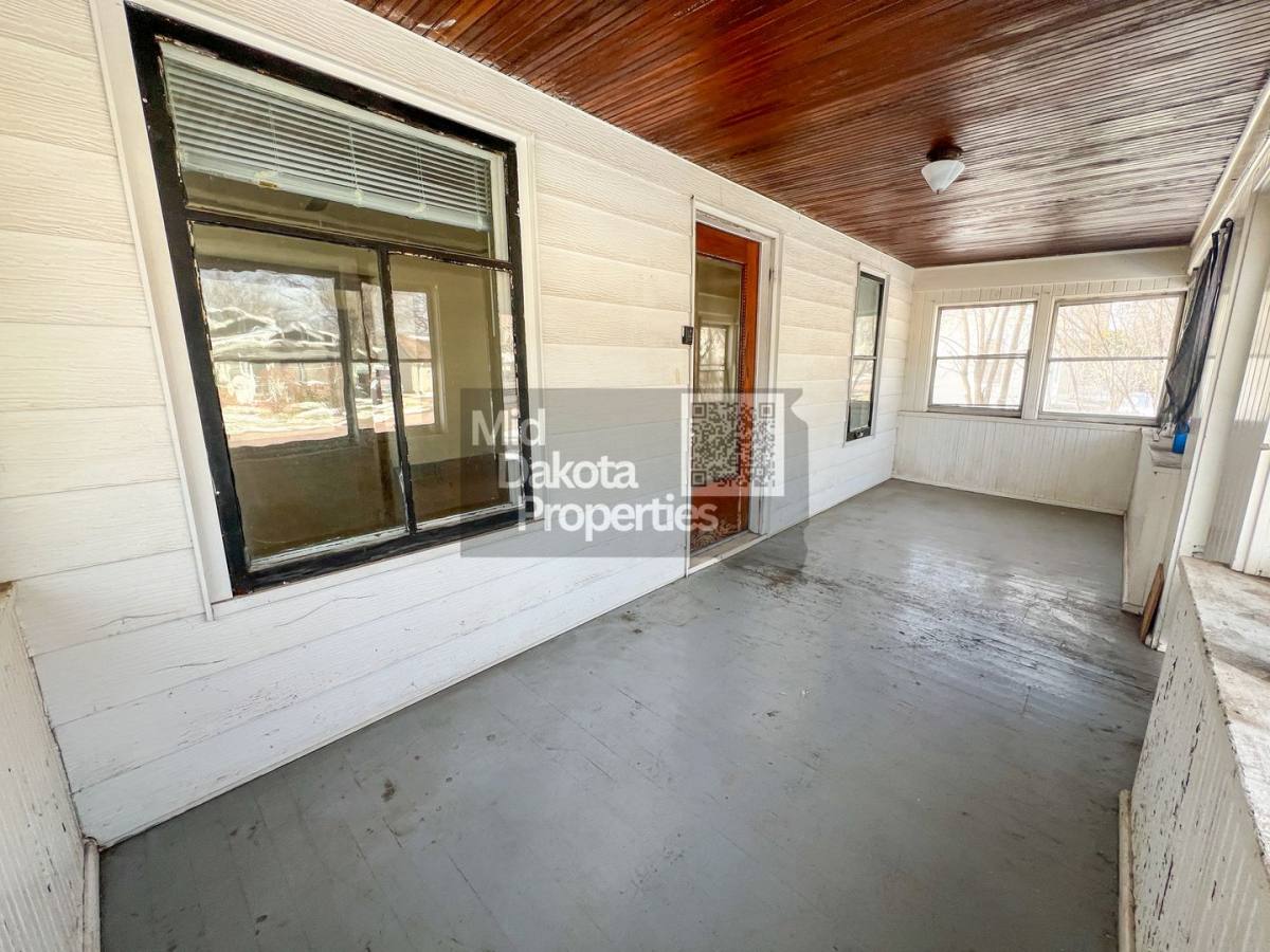 House for rent at 933 E 5th, Mitchell, SD 57301