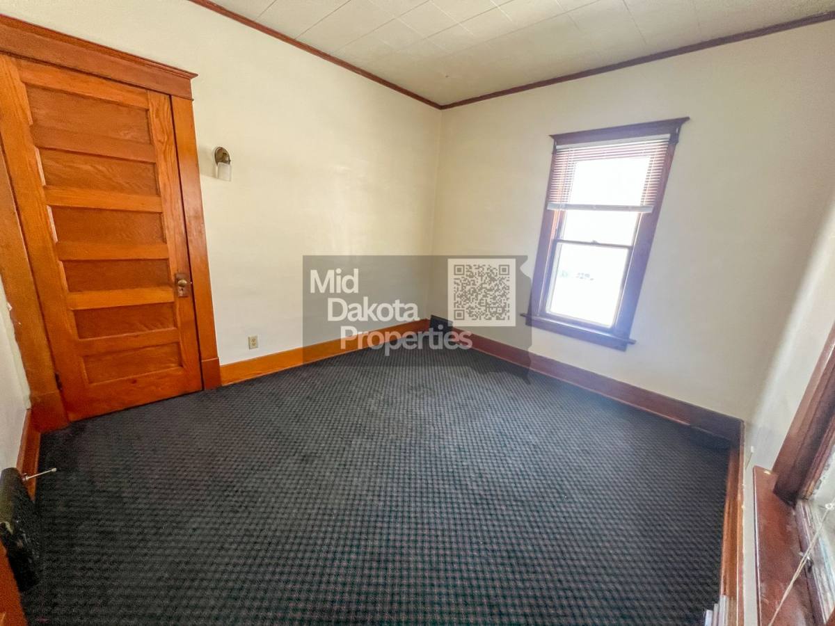 House for rent at 933 E 5th, Mitchell, SD 57301
