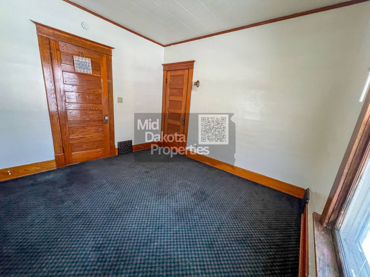 House for rent at 933 E 5th, Mitchell, SD 57301