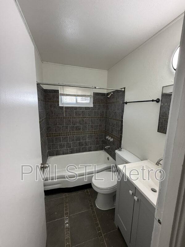 House for rent at 10613 Spring Garden Dr, Saint Louis, MO 63137