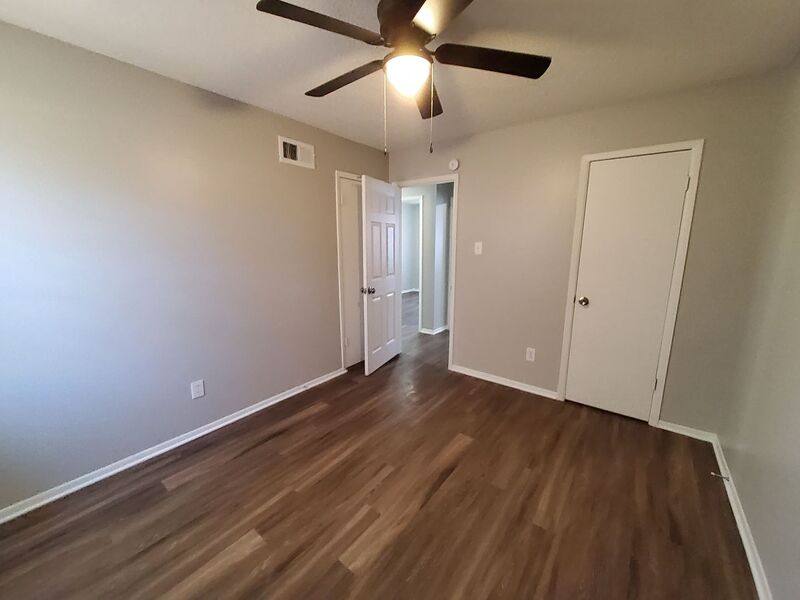 House for rent at 5286 Broken Oak Dr, Memphis, TN 38127