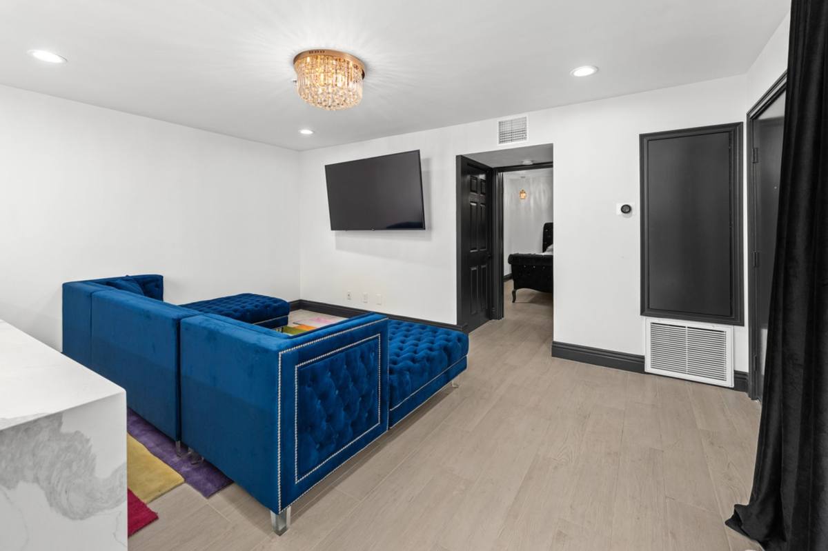 Apartment for rent at 602 W Fir St, San Diego, CA 92101