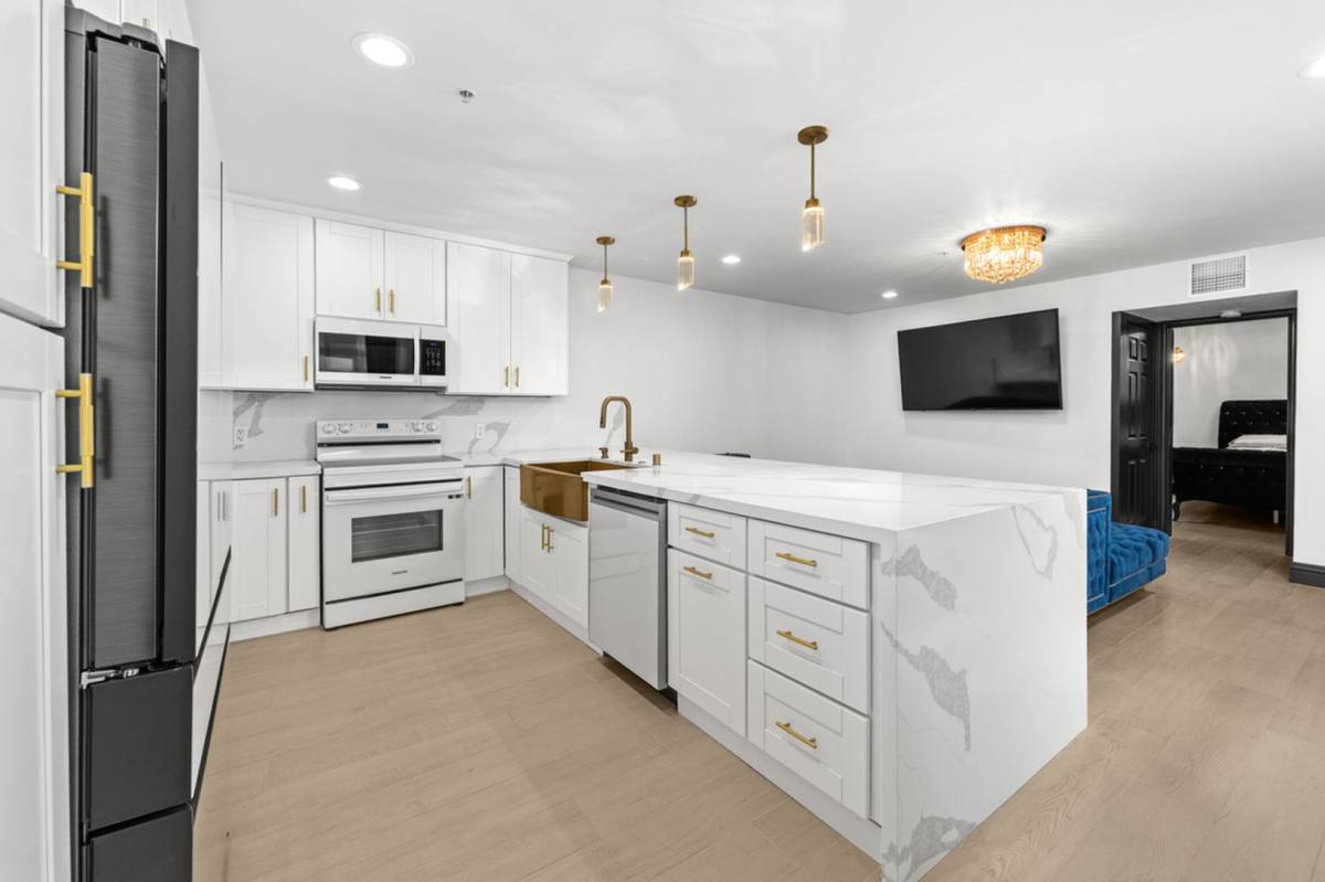 Apartment for rent at 602 W Fir St, San Diego, CA 92101