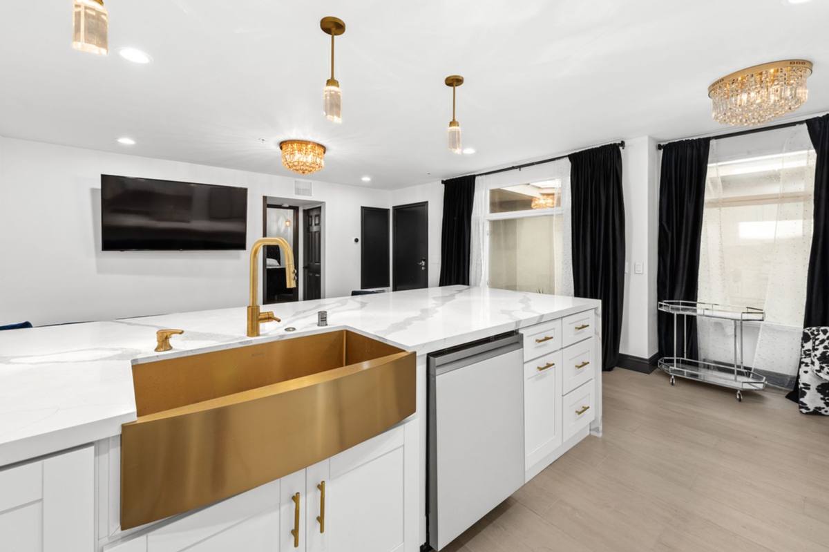Apartment for rent at 602 W Fir St, San Diego, CA 92101