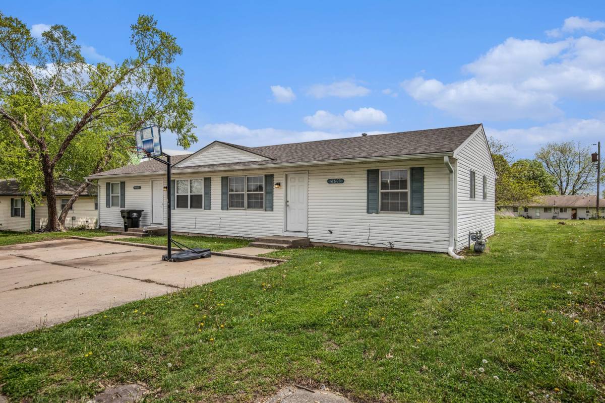 18856 E Wigwam Place, Independence, MO 64056
