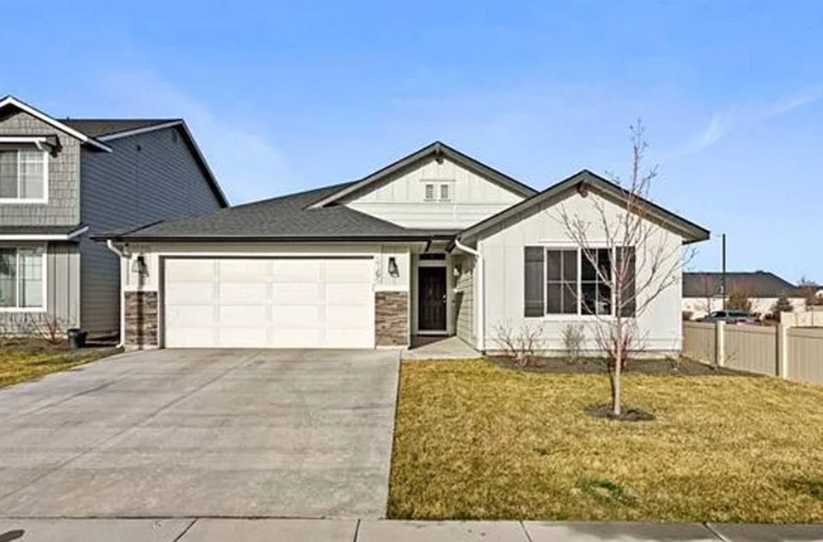 House for rent at 2165 N Bing Ave, Meridian, ID 83646
