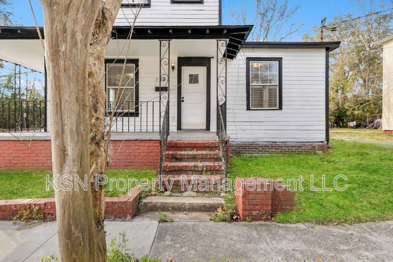 House for rent at 1921 Reynolds St, Savannah, GA 31401