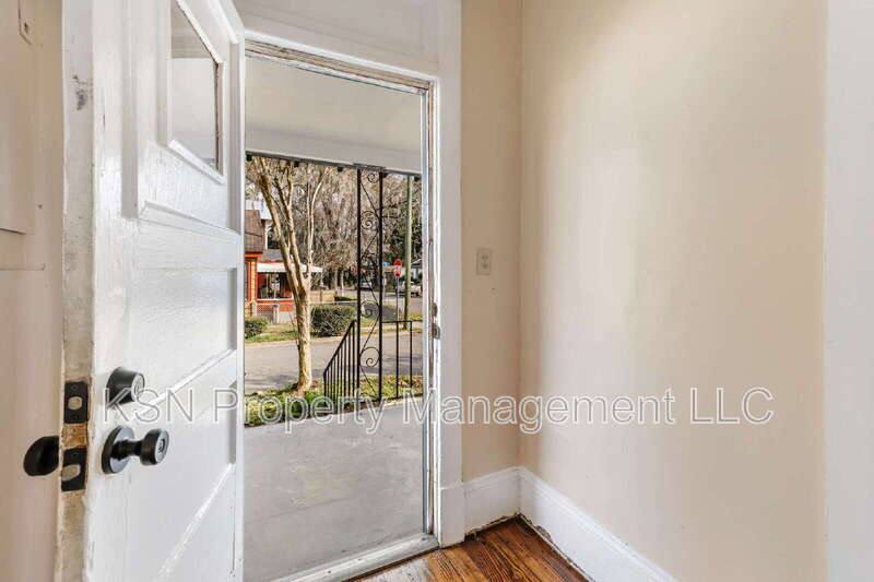 House for rent at 1921 Reynolds St, Savannah, GA 31401