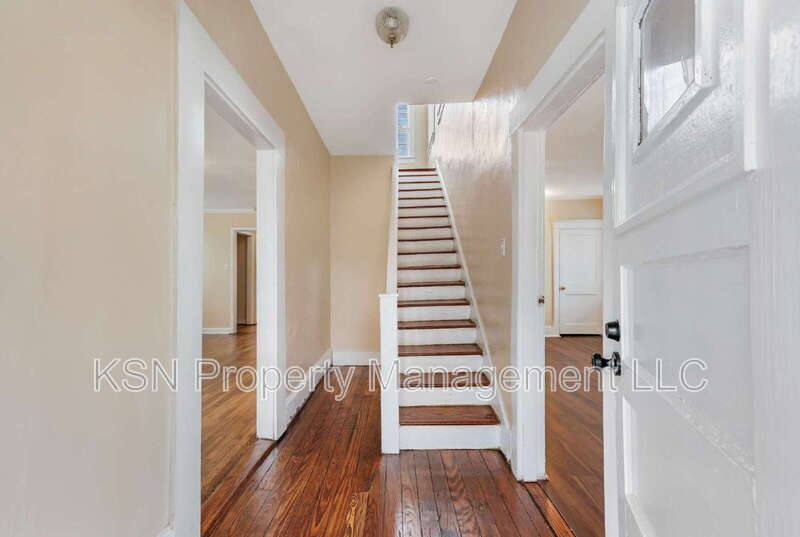 House for rent at 1921 Reynolds St, Savannah, GA 31401