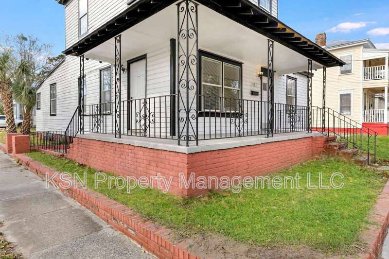House for rent at 1921 Reynolds St, Savannah, GA 31401