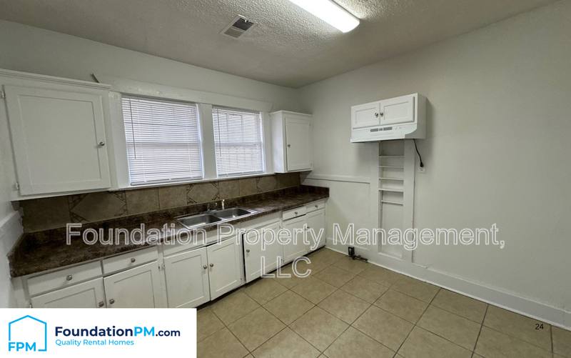 House for rent at 914 Garland St, Memphis, TN 38107