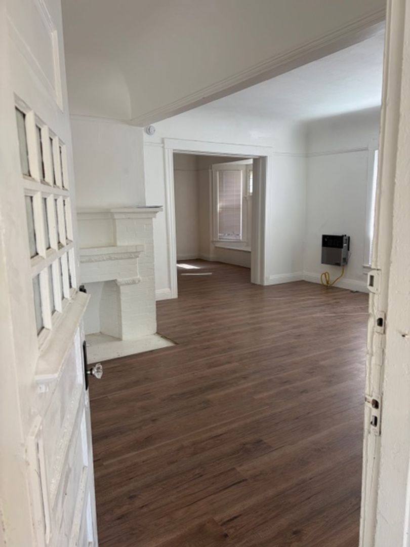 Apartment for rent at 915 E 23rd St, Los Angeles, CA 90011