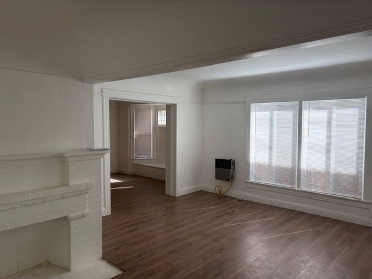Apartment for rent at 915 E 23rd St, Los Angeles, CA 90011