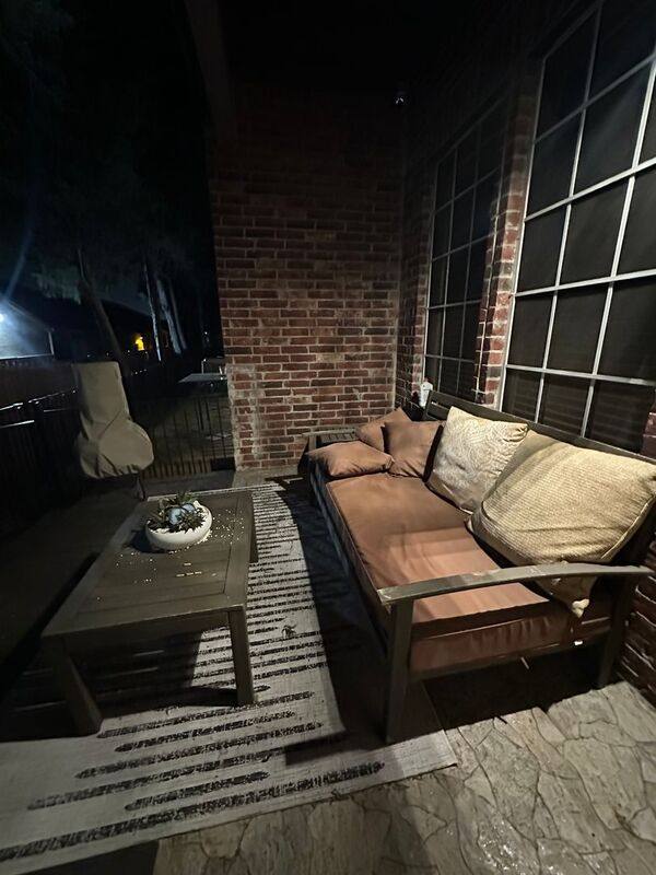 Townhouse for rent at 1004 Colonial Dr, Coppell, TX 75019