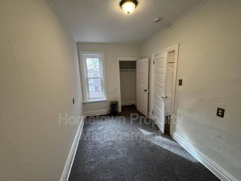 Townhouse for rent at 1615 Naudain St, Harrisburg, PA 17104