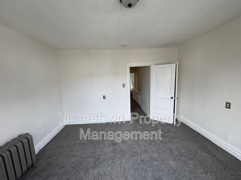 Townhouse for rent at 1615 Naudain St, Harrisburg, PA 17104