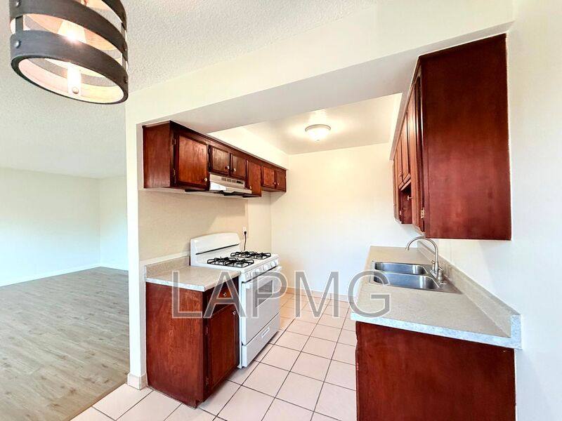 House for rent at 7035 -7039 Miles Ave #7035 B, Huntington Park, CA 90255