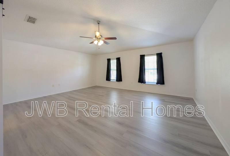 House for rent at 5430 Shady Pine St S, Jacksonville, FL 32244