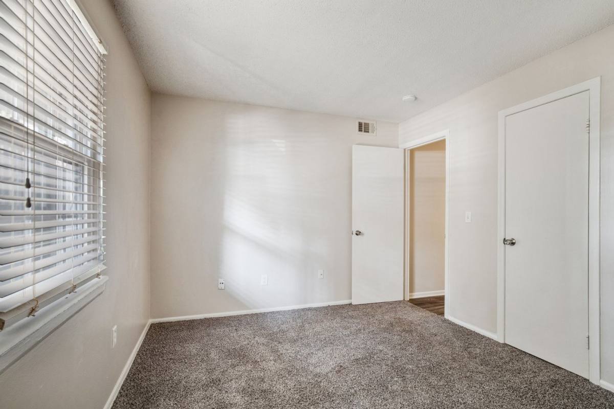 Apartment for rent at 16615 W 139th St, Olathe, KS 66062