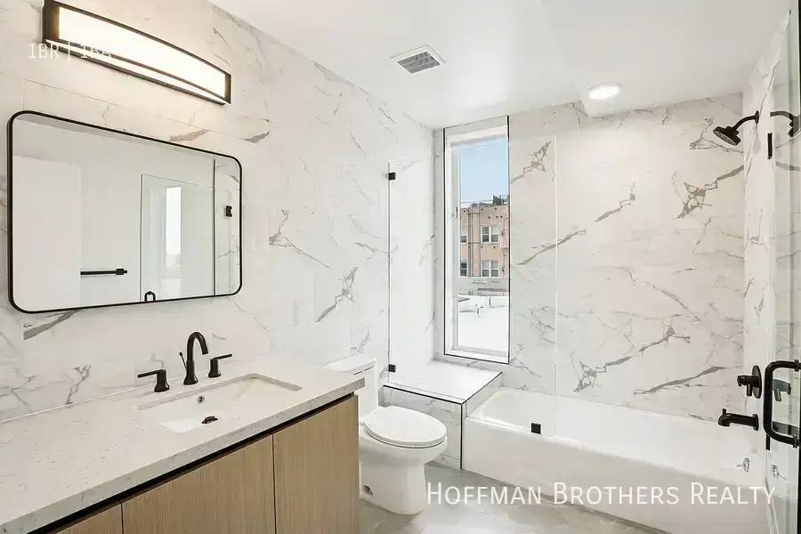 Apartment for rent at 707 S Berendo St, Los Angeles, CA 90005