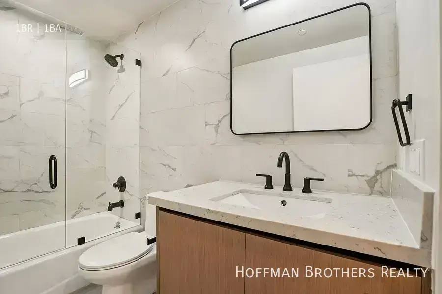 Apartment for rent at 707 S Berendo St, Los Angeles, CA 90005