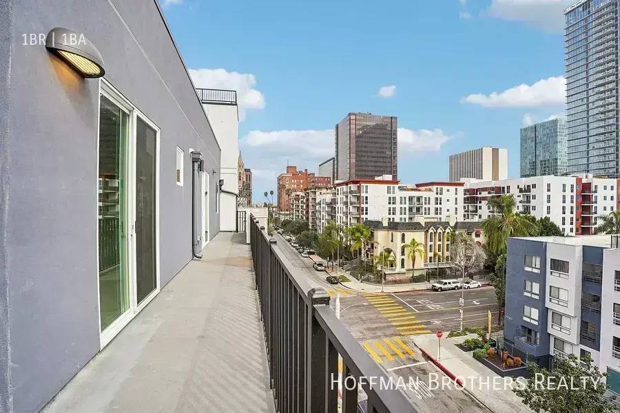 Apartment for rent at 707 S Berendo St, Los Angeles, CA 90005