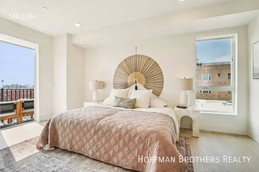 Apartment for rent at 707 S Berendo St, Los Angeles, CA 90005
