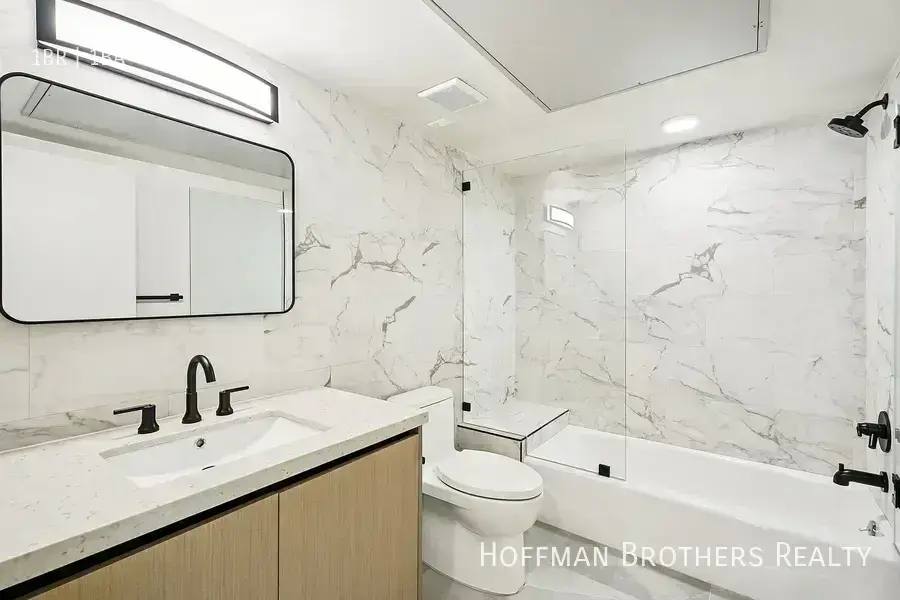 Apartment for rent at 707 S Berendo St, Los Angeles, CA 90005