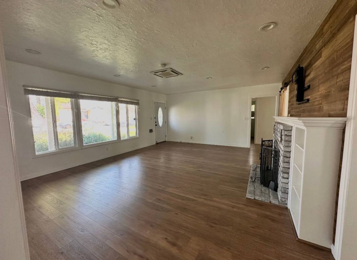 Apartment for rent at 558 E Princeton St, Ontario, CA 91764