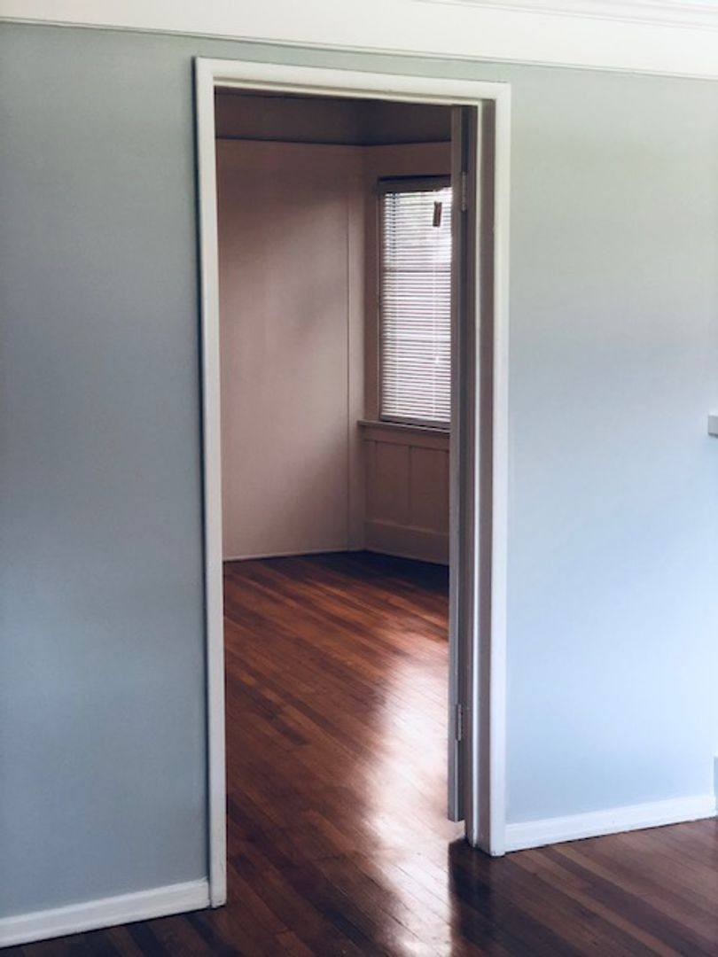 Apartment for rent at 11923-27 Venice Blvd, Los Angeles, CA 90066