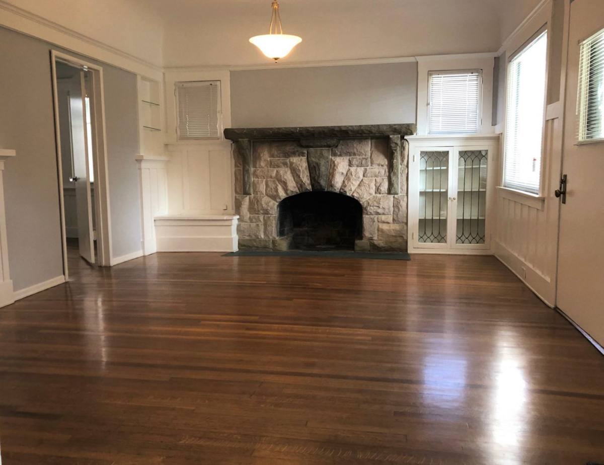 Apartment for rent at 11923-27 Venice Blvd, Los Angeles, CA 90066