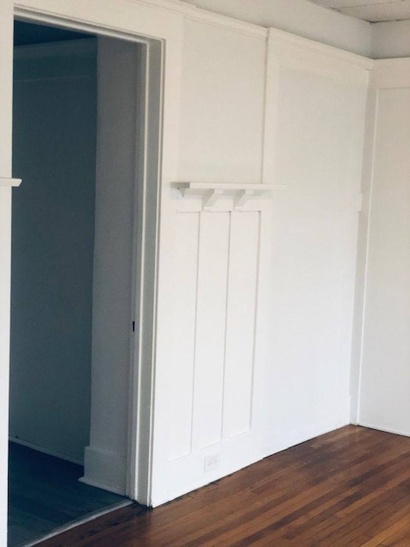 Apartment for rent at 11923-27 Venice Blvd, Los Angeles, CA 90066