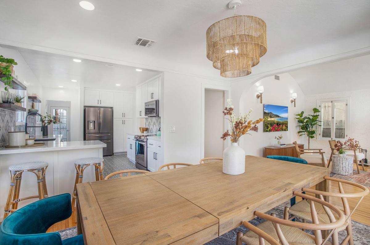 Apartment for rent at 134 Prospect Ave, Long Beach, CA 90803