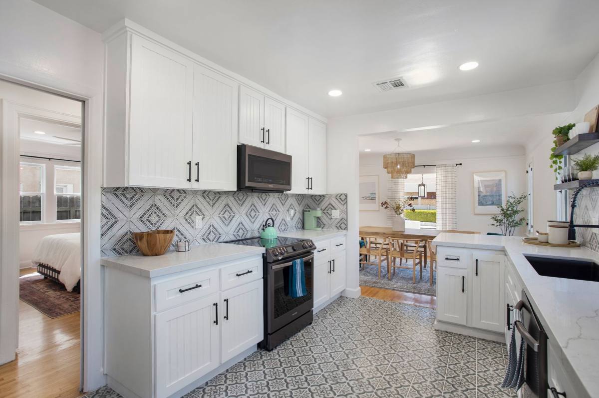 Apartment for rent at 134 Prospect Ave, Long Beach, CA 90803