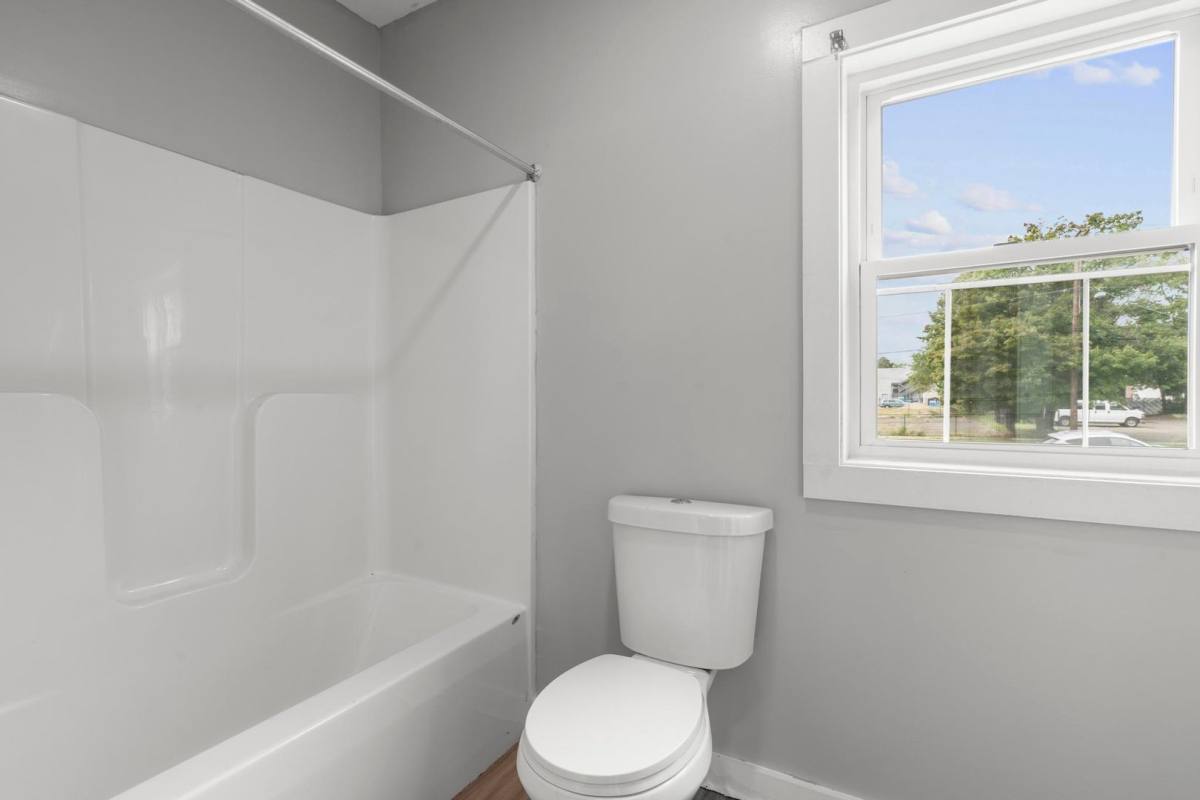 Apartment for rent at 5 Manila Ave, Hamden, CT 06514