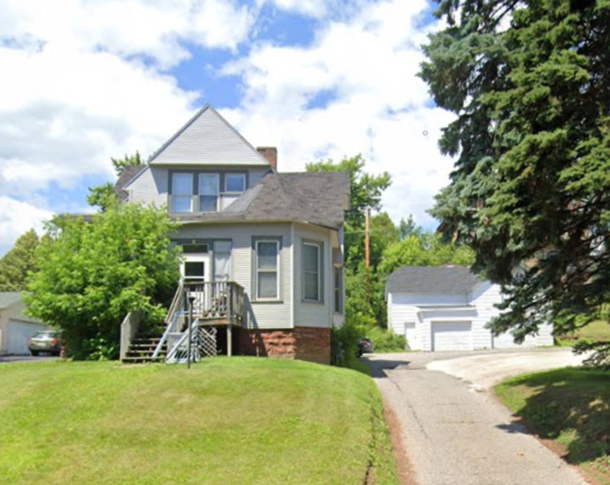 House for rent at 1821 E 1st St, Duluth, MN 55812