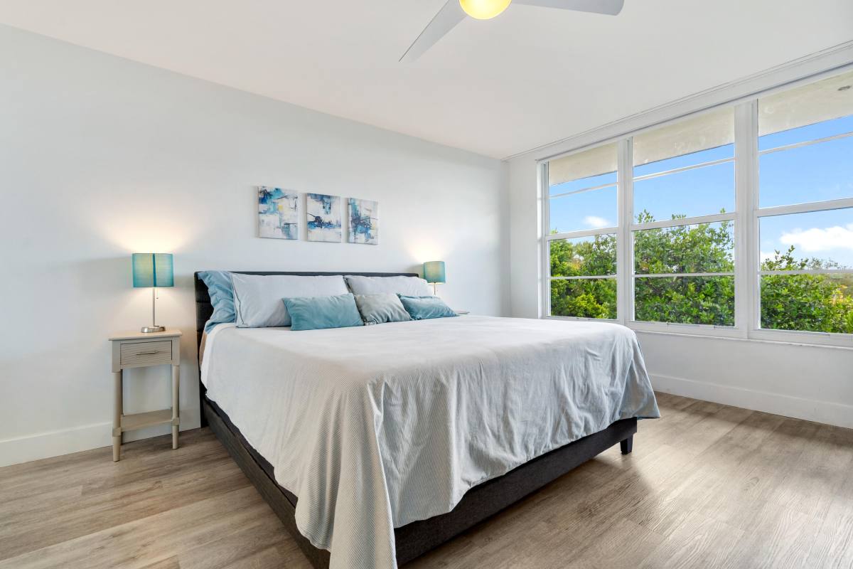 Condo for rent at 3900 Oaks Clubhouse Dr #503, Pompano Beach, FL 33069