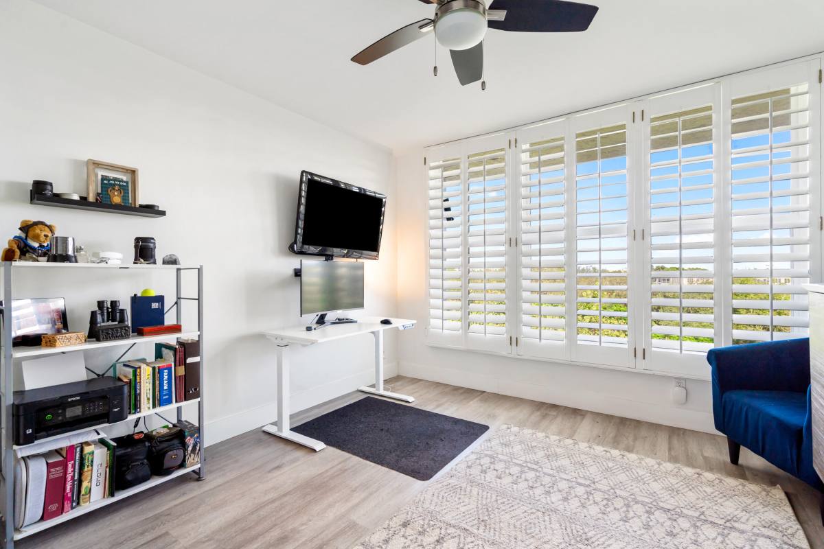 Condo for rent at 3900 Oaks Clubhouse Dr #503, Pompano Beach, FL 33069