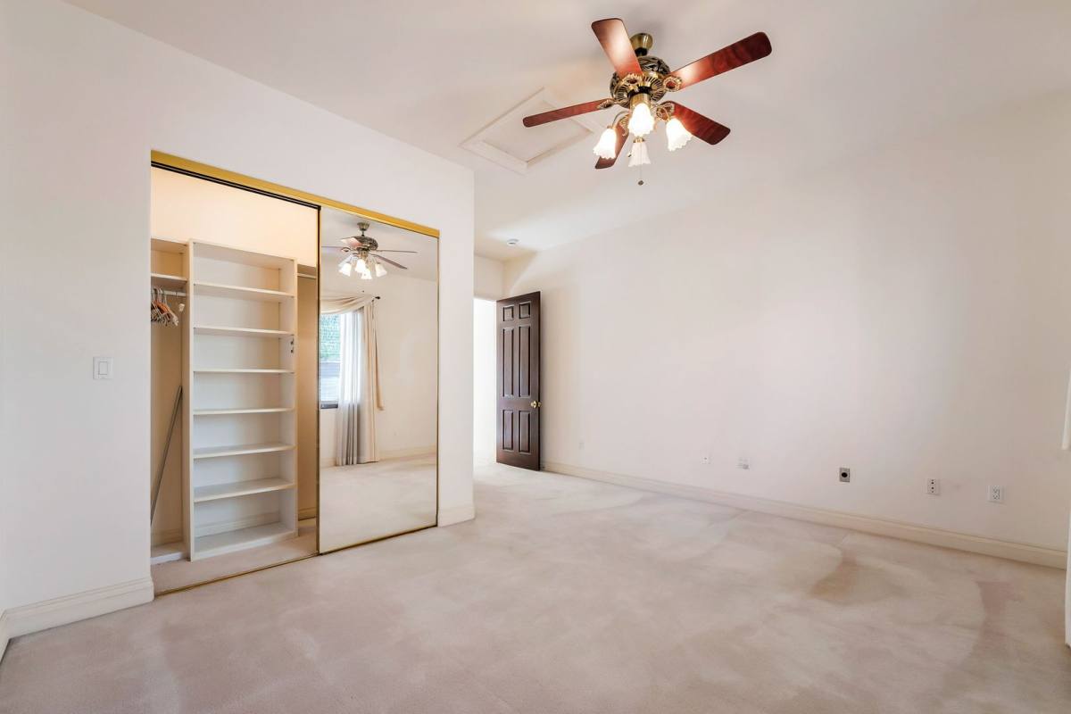 House for rent at 27 Grand Miramar Dr, Henderson, NV 89011