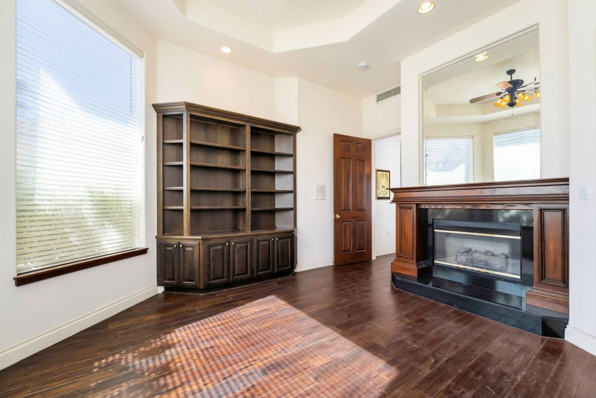 House for rent at 27 Grand Miramar Dr, Henderson, NV 89011