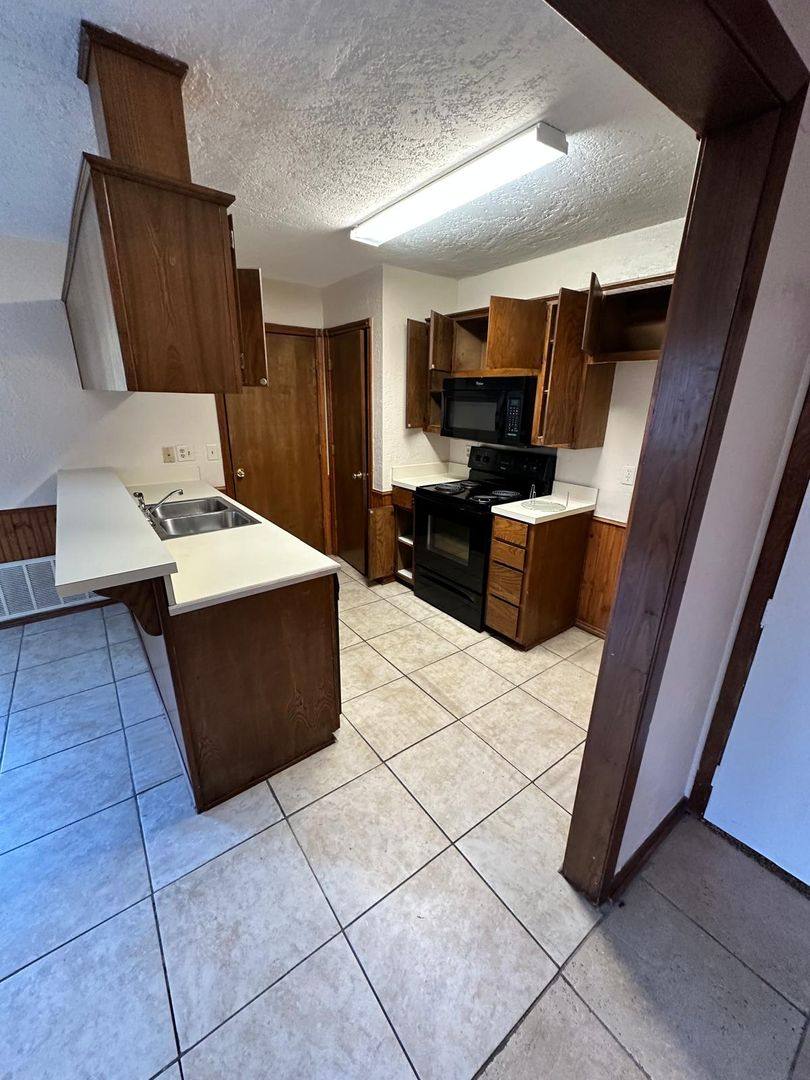 Apartment for rent at 1500 N Grant St, Sherman, TX 75092