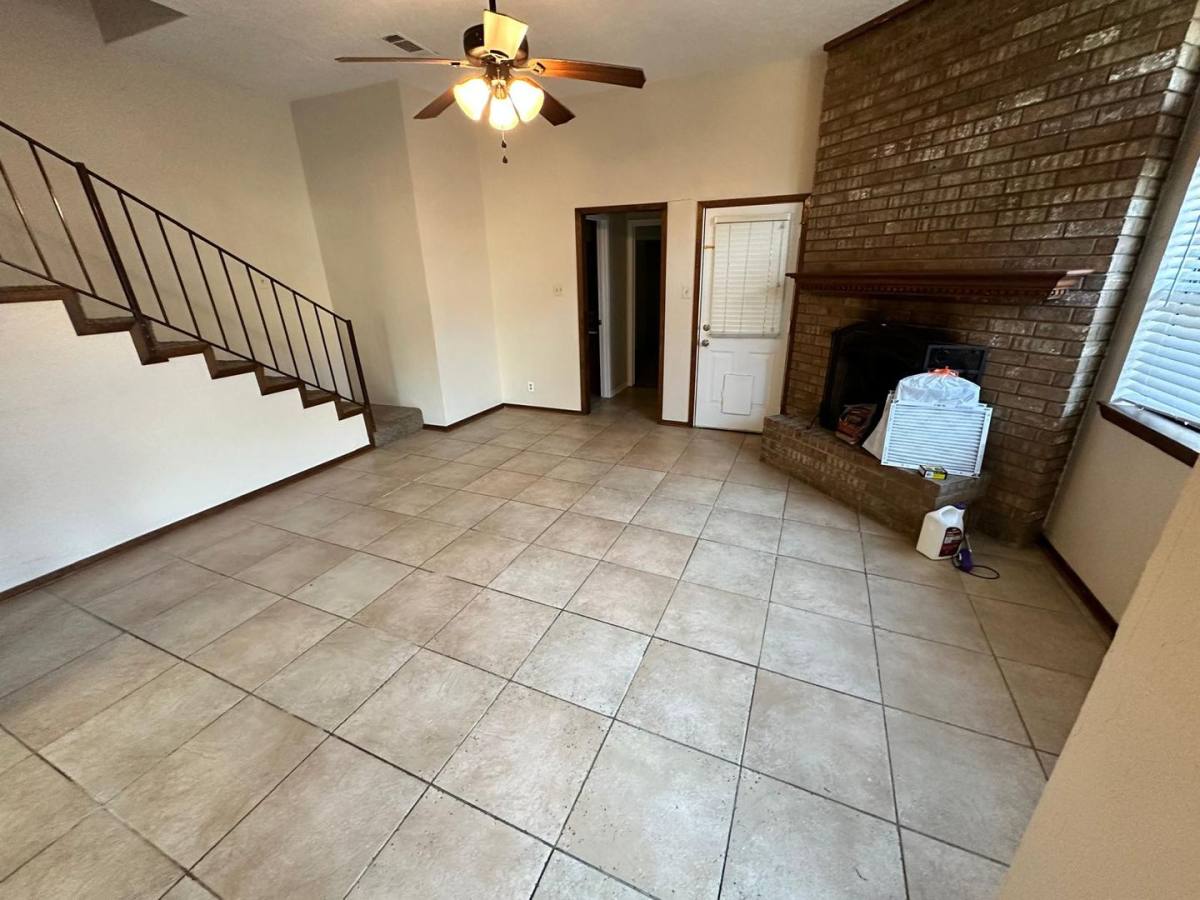 Apartment for rent at 1500 N Grant St, Sherman, TX 75092