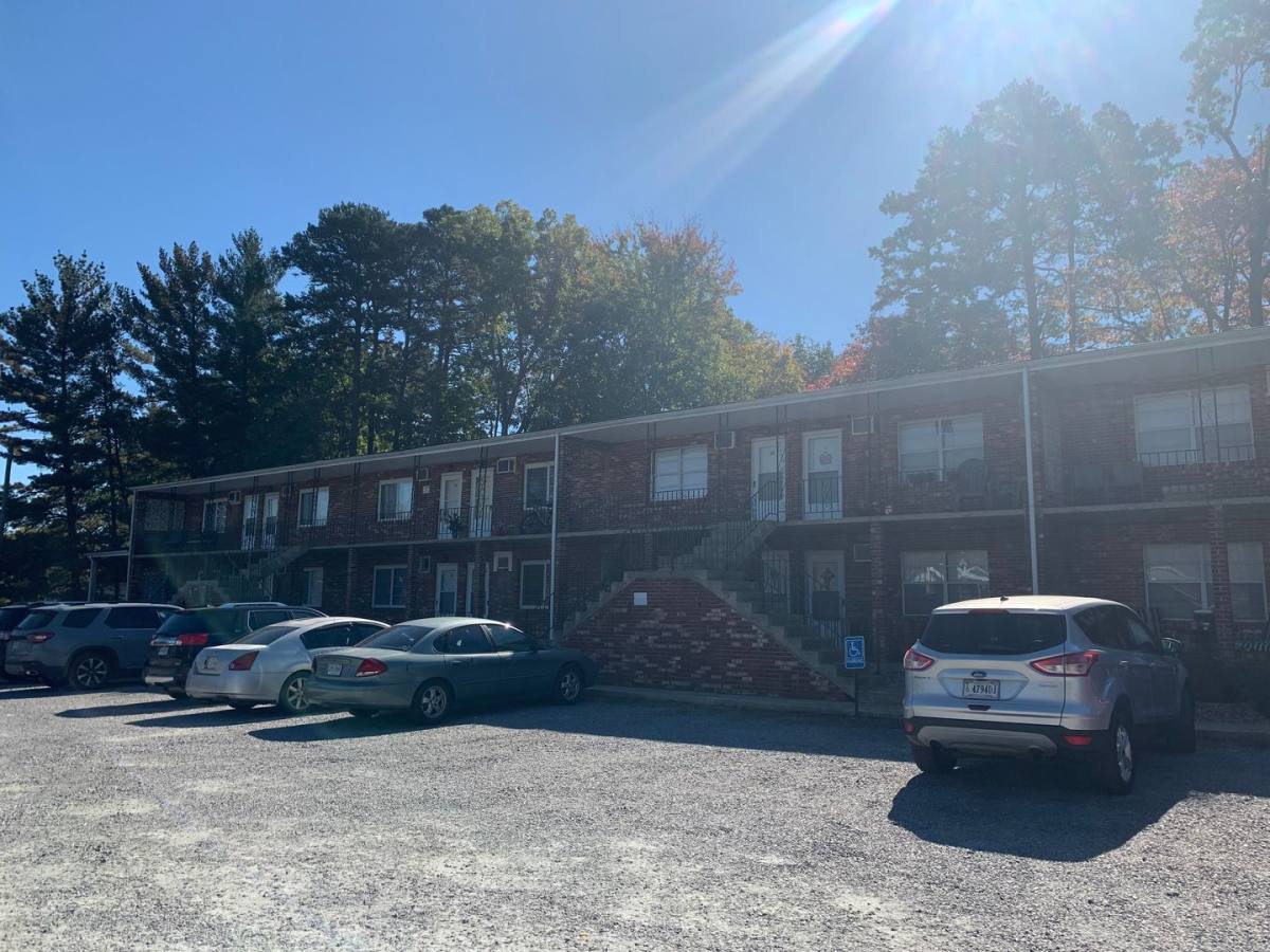 Apartment for rent at 301 W Watts St, Gretna, VA 24557