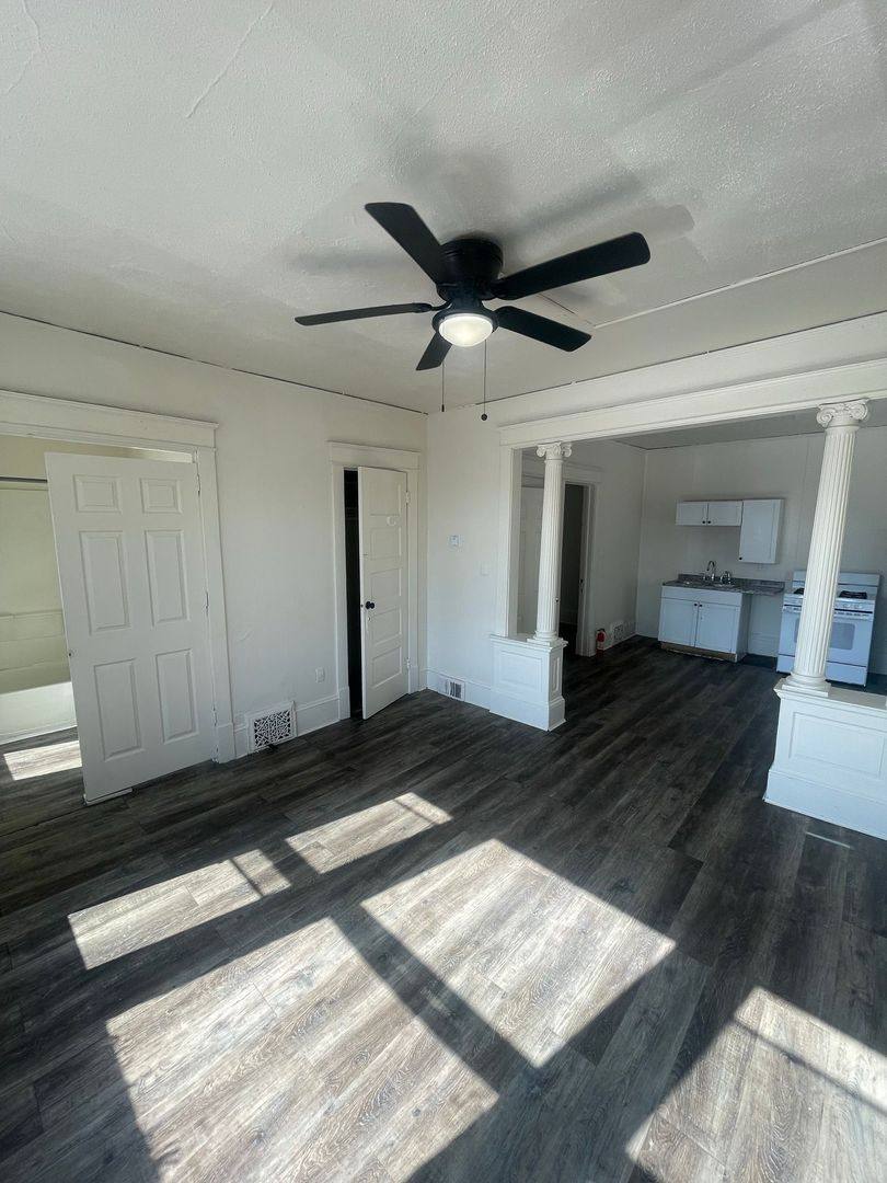 Apartment for rent at 918-920 W Windlake Ave, Milwaukee, WI 53204